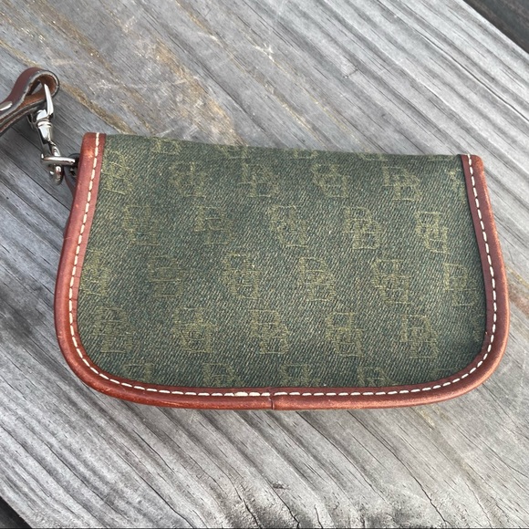 Dooney Bourke Monogram Signature Denim Leather Trim Flap Wristlet Clutch Wallet - Picture 3 of 5
